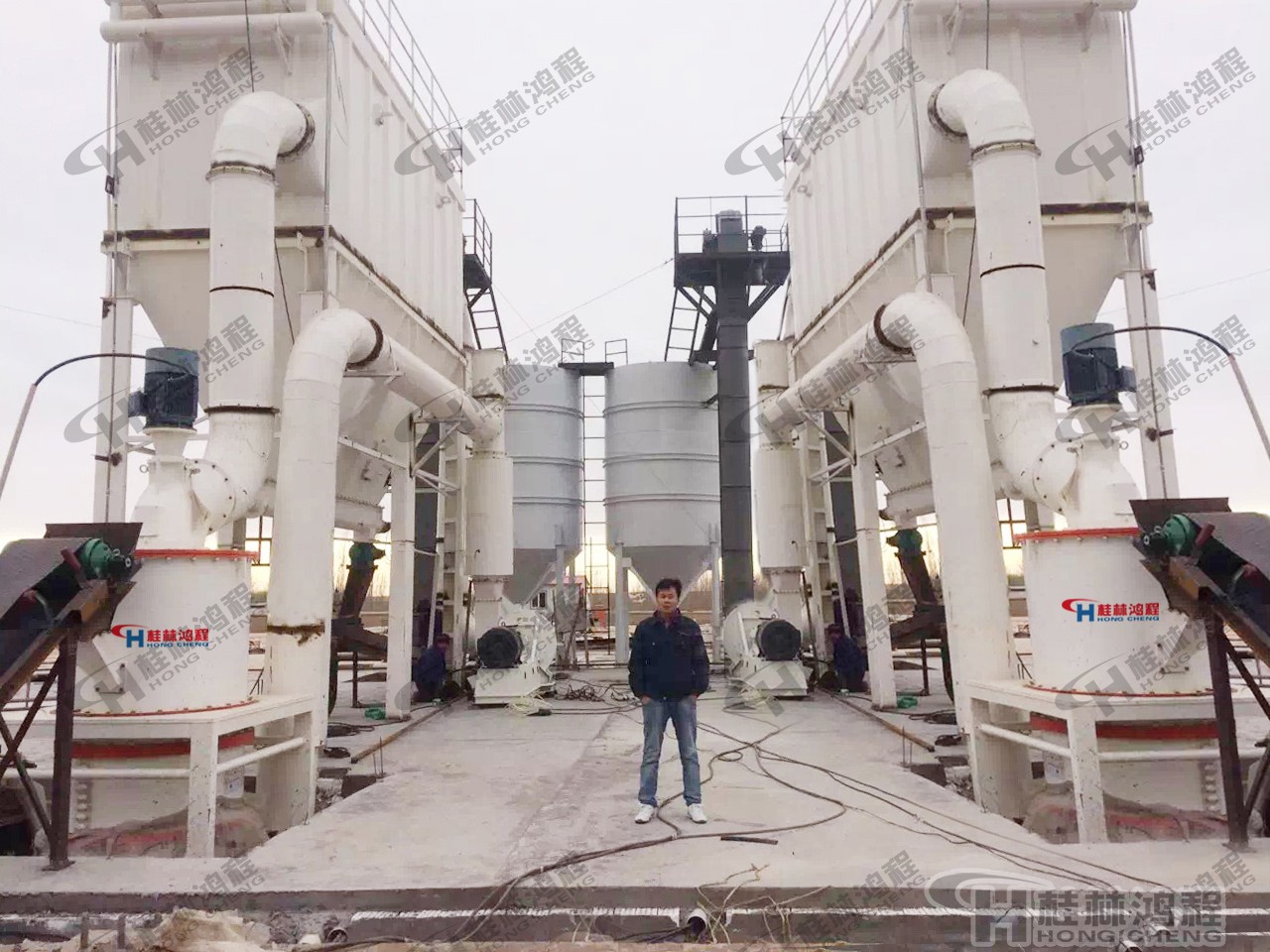 桂林鴻程碳酸鈣生產設備 碳酸鈣磨粉機 HCH超細環輥磨 桂林鴻程碳酸鈣生產設備 碳酸鈣磨粉機 HCH超細環輥磨