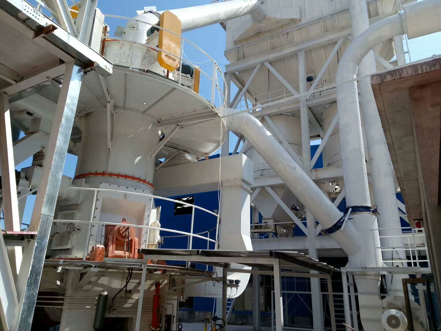 HLMX氧化鈣立磨,氧化鈣磨粉機,超細立磨 HLMX氧化鈣立磨,氧化鈣磨粉機,超細立磨