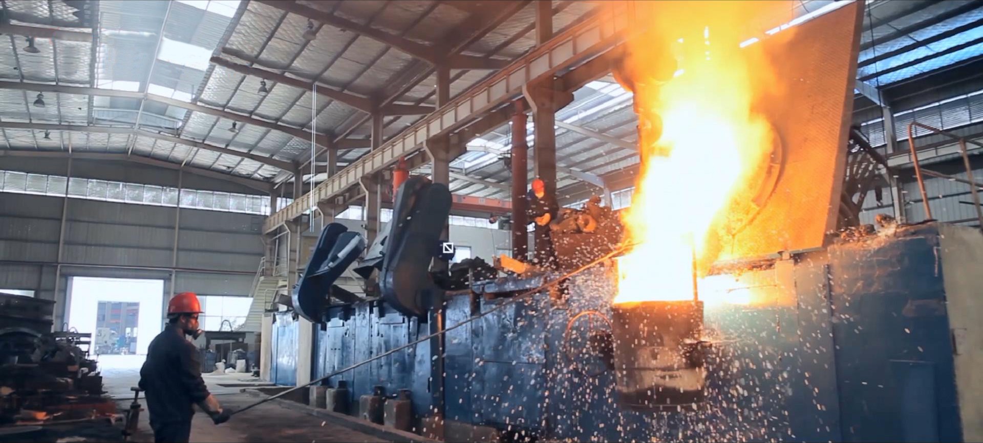 鴻程擁有自已的鑄造車間 原礦石磨粉機鑄件用鋼品質好 厚度更厚 鴻程擁有自已的鑄造車間 原礦石磨粉機鑄件用鋼品質好 厚度更厚